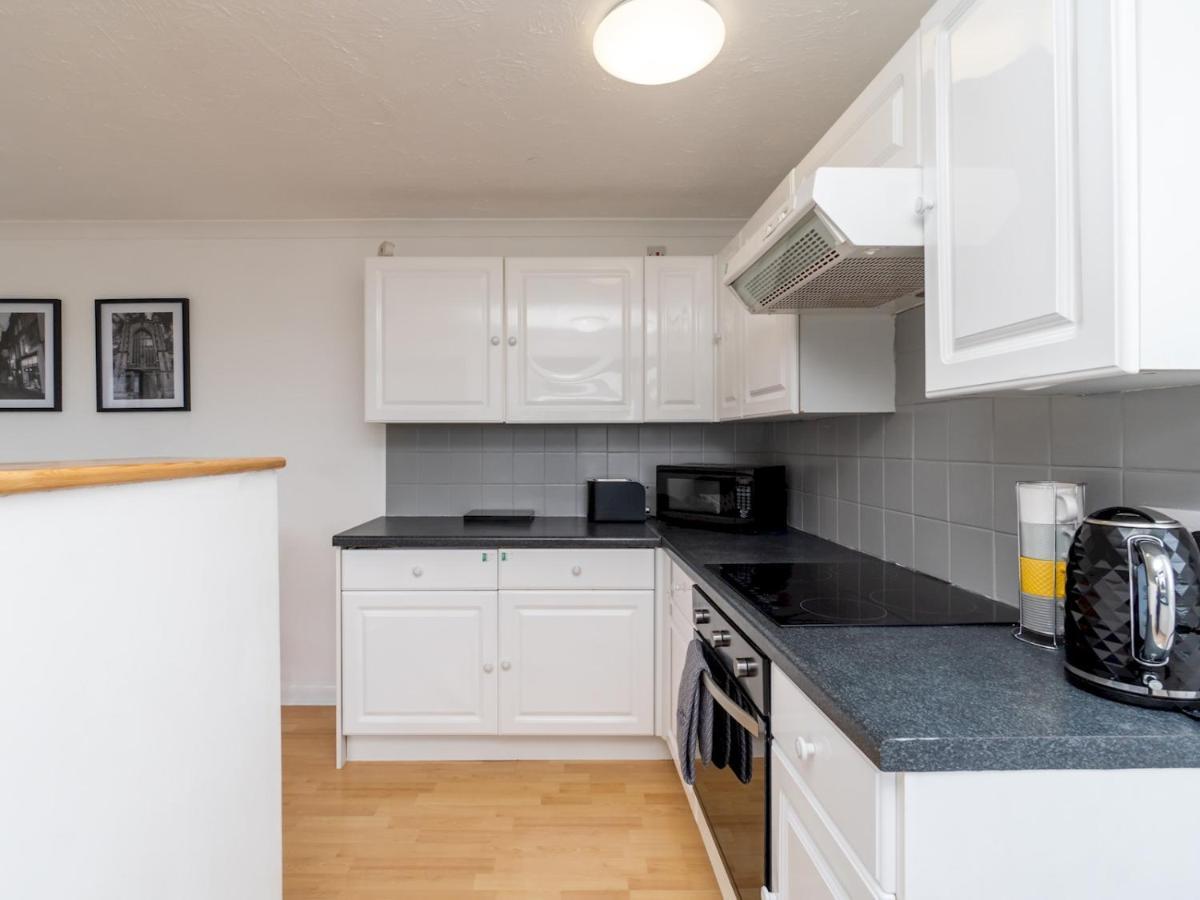 Pass The Keys One Bed Flat With Stunning Views And Free Parking Apartment Bath Exterior photo